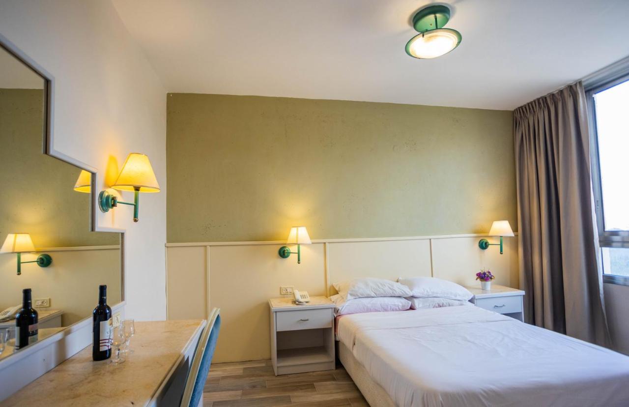 Marom Hotel Хайфа Екстер'єр фото