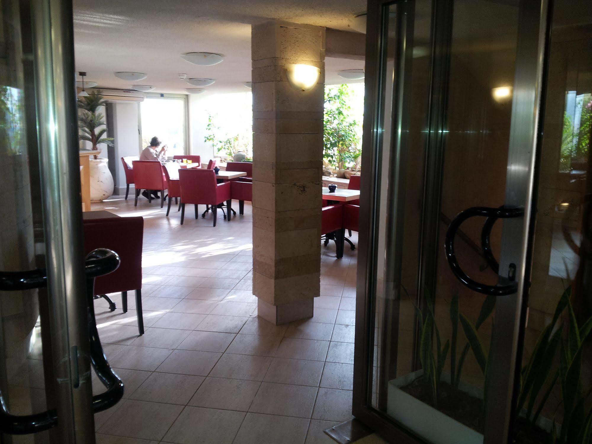 Marom Hotel Хайфа Екстер'єр фото