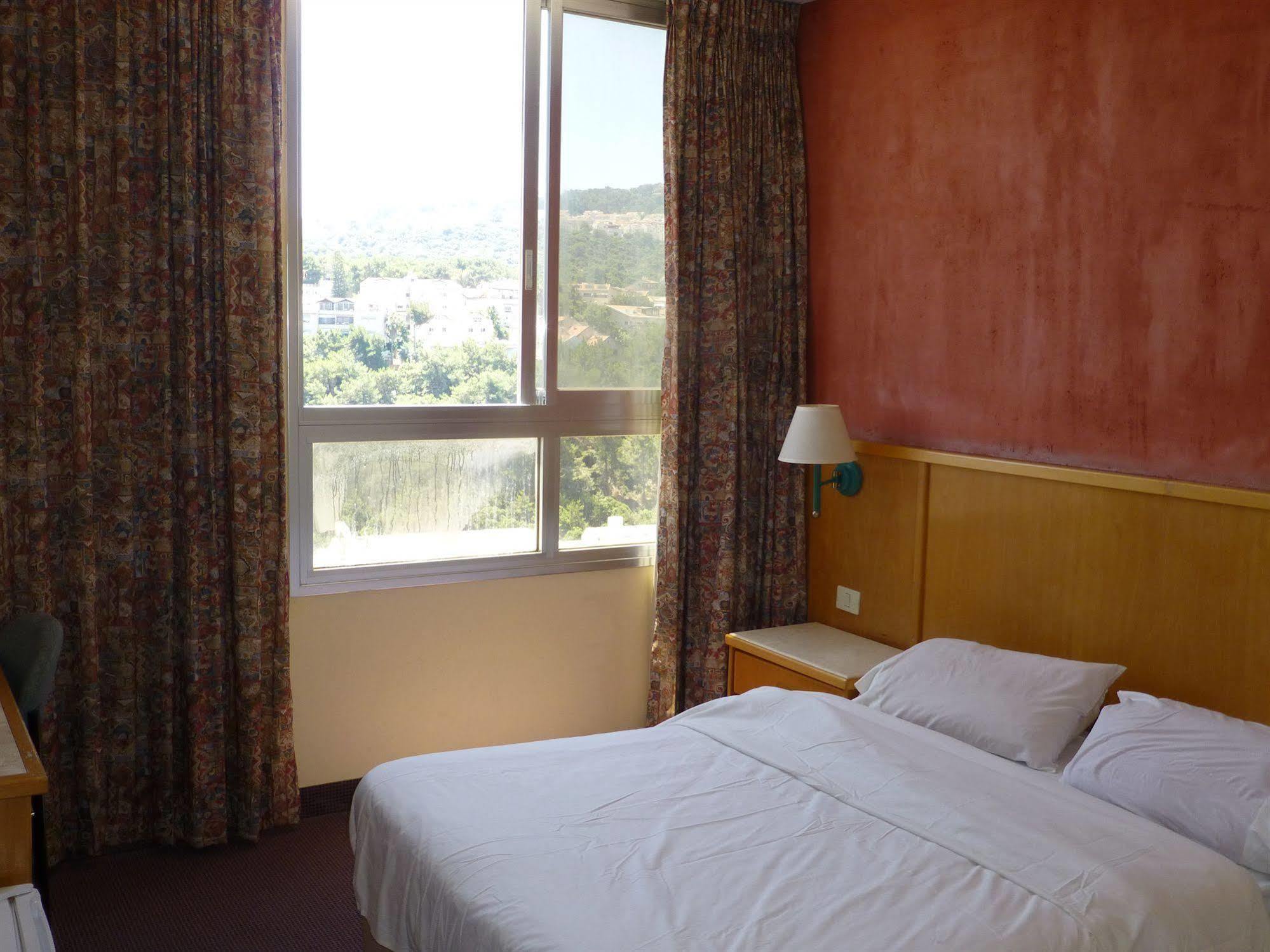 Marom Hotel Хайфа Екстер'єр фото